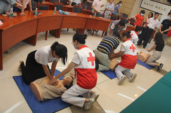 院工会组织应急救护知识技能培训