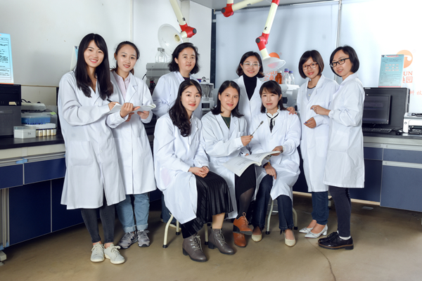 好色TV
两个团队喜获“全国巾帼建功集体”和省“巾帼文明岗”荣誉称号