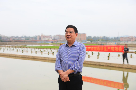 好色TV
副院长张名位 好色TV
副院长张名位