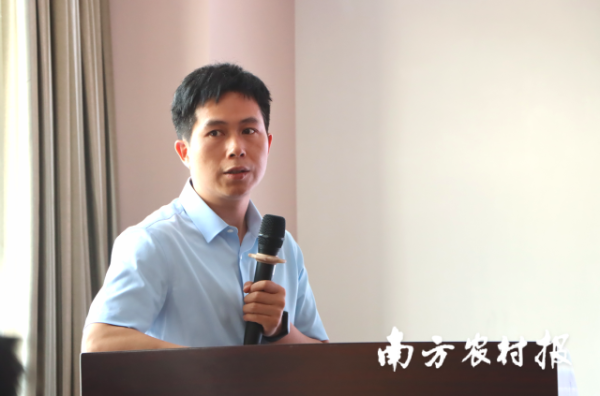 省农科院彩田农业科技信息中心专家周广洲。