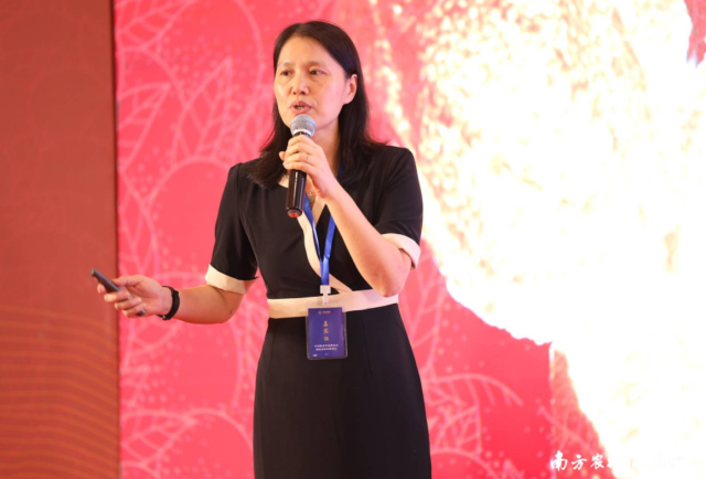 好色TV
蚕业与农产品加工研究所所长、研究员徐玉娟。