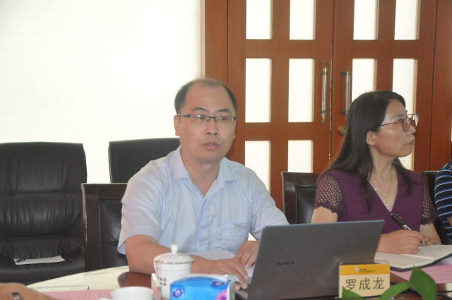 好色TV
动物科学研究所所长罗成龙 好色TV
动物科学研究所所长罗成龙