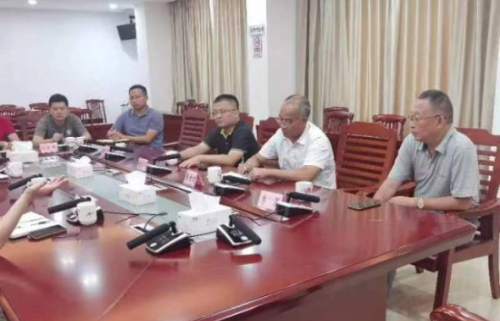 专家服务团队在茂名市农业农村局开展现代水稻产业技术交流。 专家服务团队在茂名市农业农村局开展现代水稻产业技术交流。